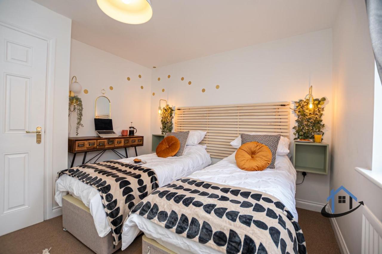 Ironside House, Thrapston King Or Twin Beds, Free Parking, Workspace, Corporates, Sleeps 8 Exterior photo