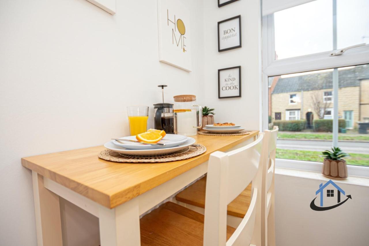 Ironside House, Thrapston King Or Twin Beds, Free Parking, Workspace, Corporates, Sleeps 8 Exterior photo